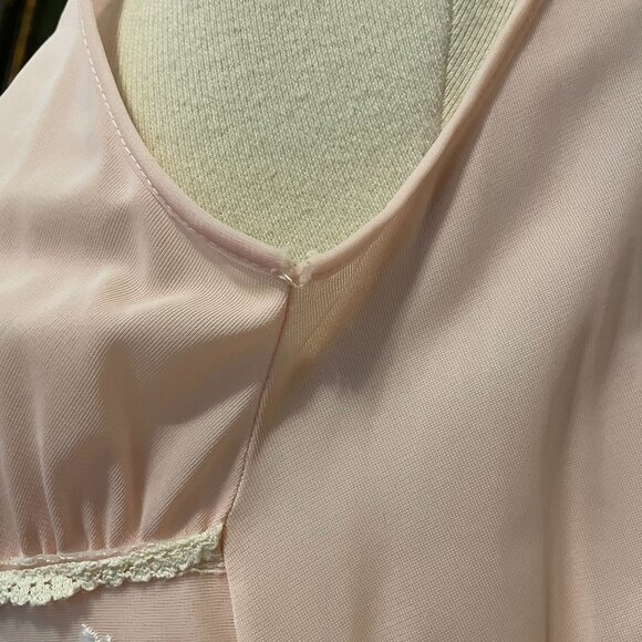 70s Vintage Pink Sleeveless Nightgown With Floral Embroidery & Lace Trim Size M - Picture 3 of 6